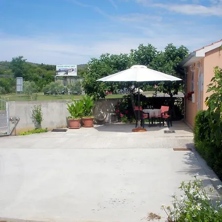 In With Terrace, Air Conditioning,wifi 4449-1